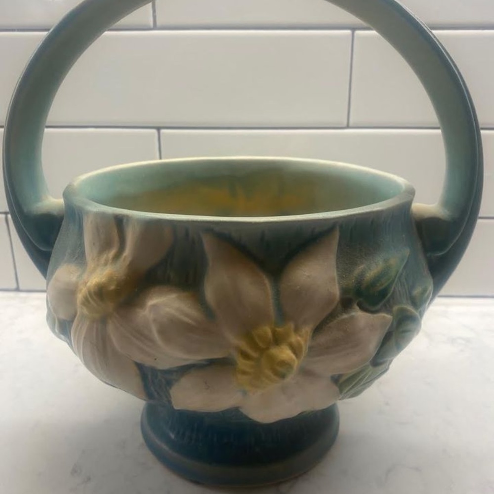 Roseville Pottery #389-10, Clematis Basket - Picture 2 of 8